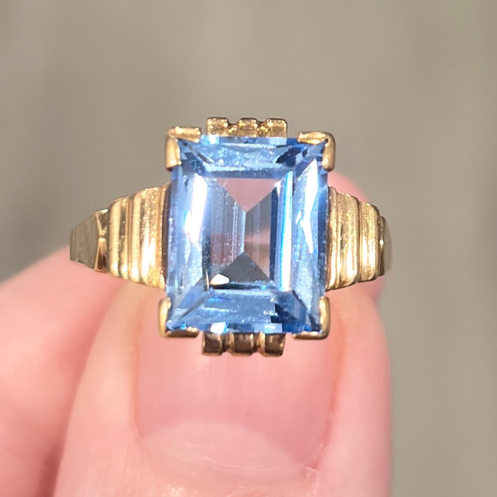 Vintage 14K Gold Lab Created Blue Spinel Ring: Emerald Cut, Mid-Century Modern